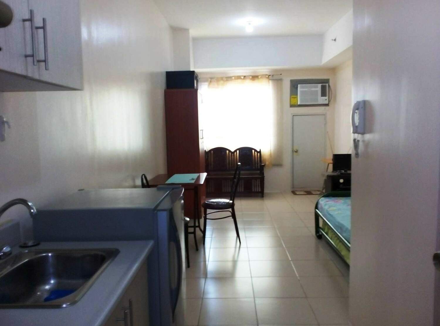 University Tower Malate for Rent 23C